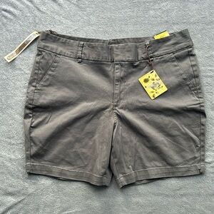 Hybrid & Company Women’s Gray Bermuda Shorts Size 18 NWT‎